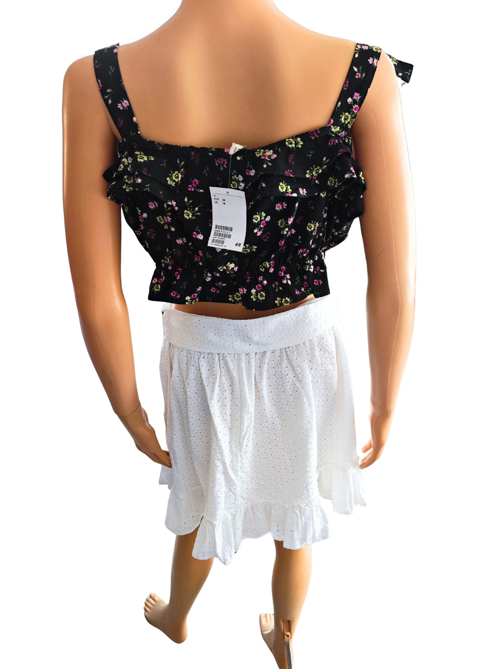 🖤 Crop top H&M negro floral con volantes y tirantes ajustables 🖤