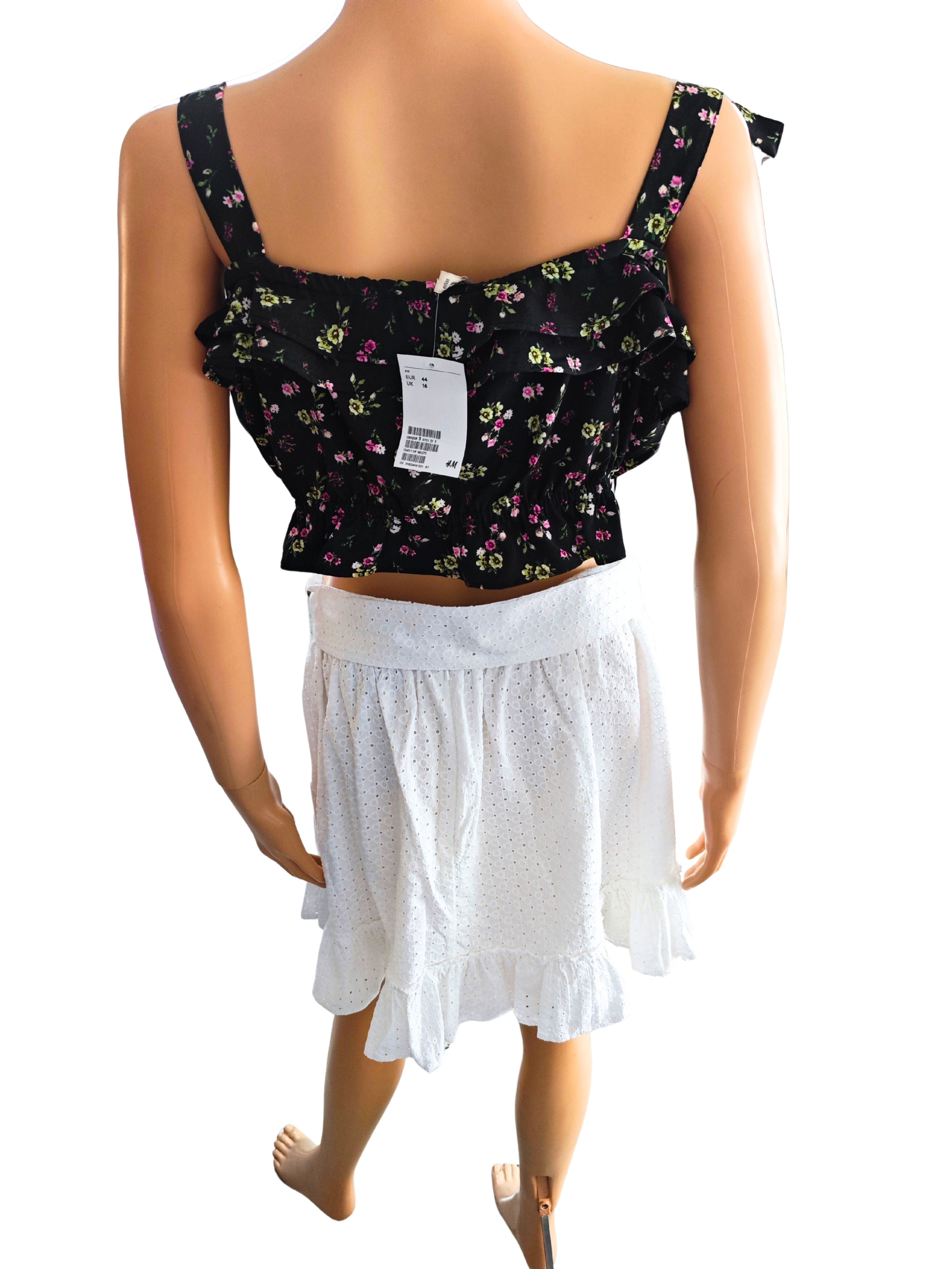🖤 Crop top H&M negro floral con volantes y tirantes ajustables 🖤
