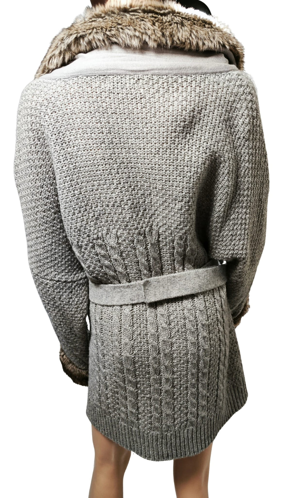 Abrigo vintage ETIEM de segunda mano curvy gris con pelo sintético y cinturón | Tallas 46–56