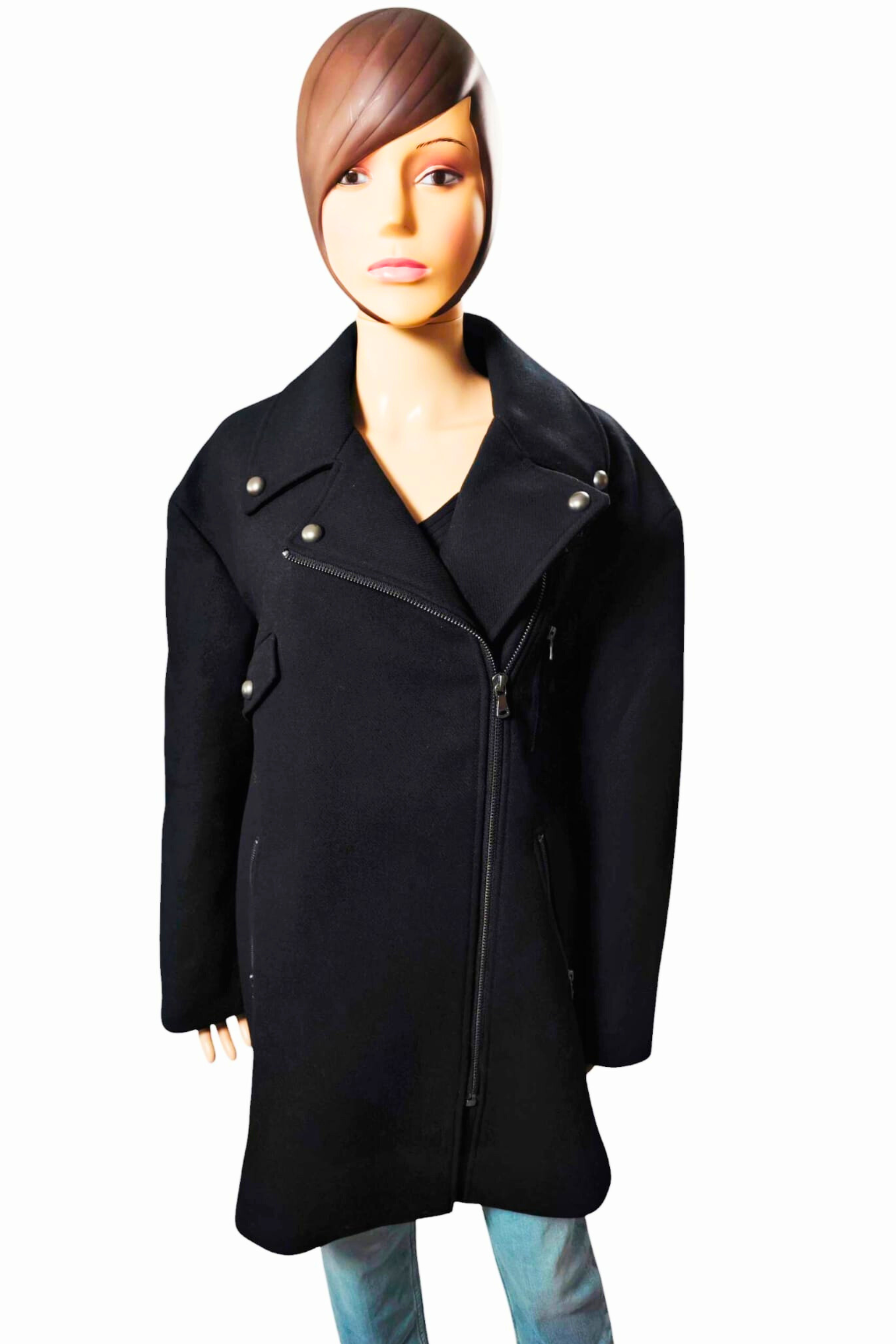 abrigo negro elegante