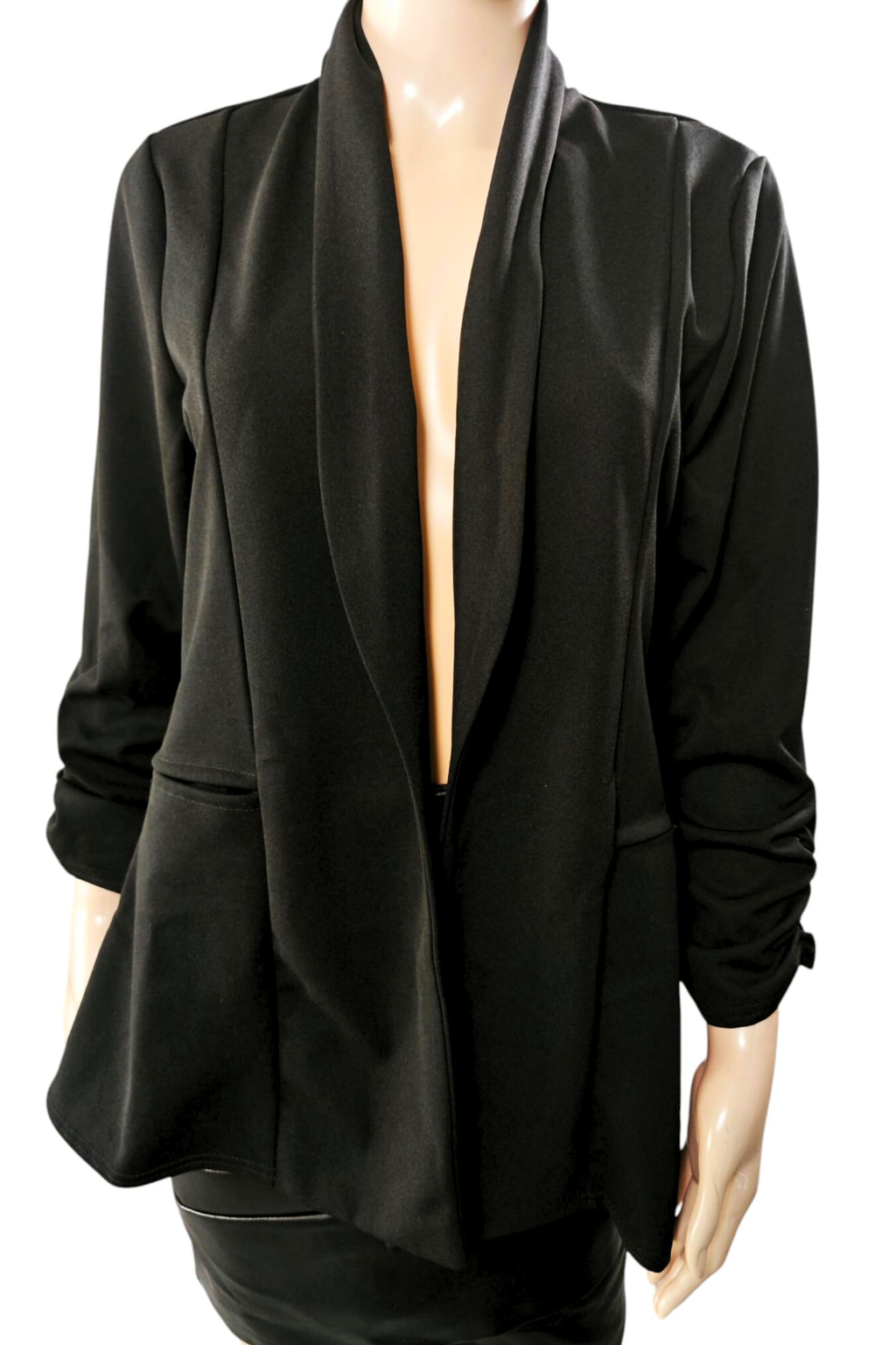 🖤✨ Blazer negro Boohoo con estilo elegante y moderno 🖤