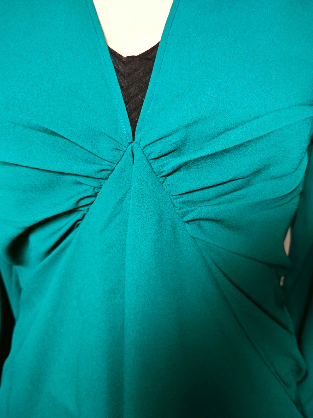 💚✨ Blusa TWINSET Milano verde esmeralda – escote en V elegante – lujo italiano ✨💚