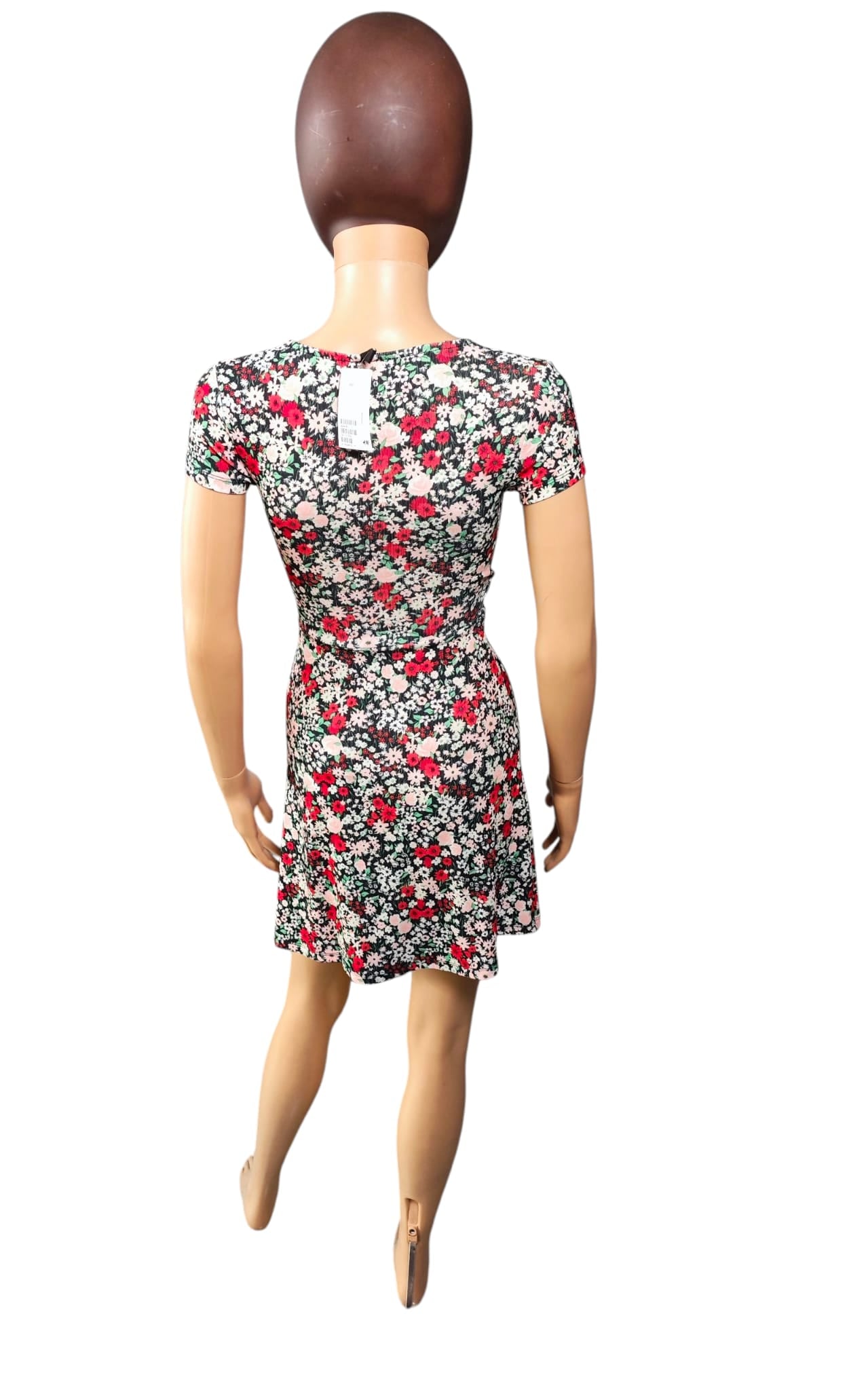 🖤🌸 Vestido corto floral H&M – NUEVO con etiqueta 🌸🖤