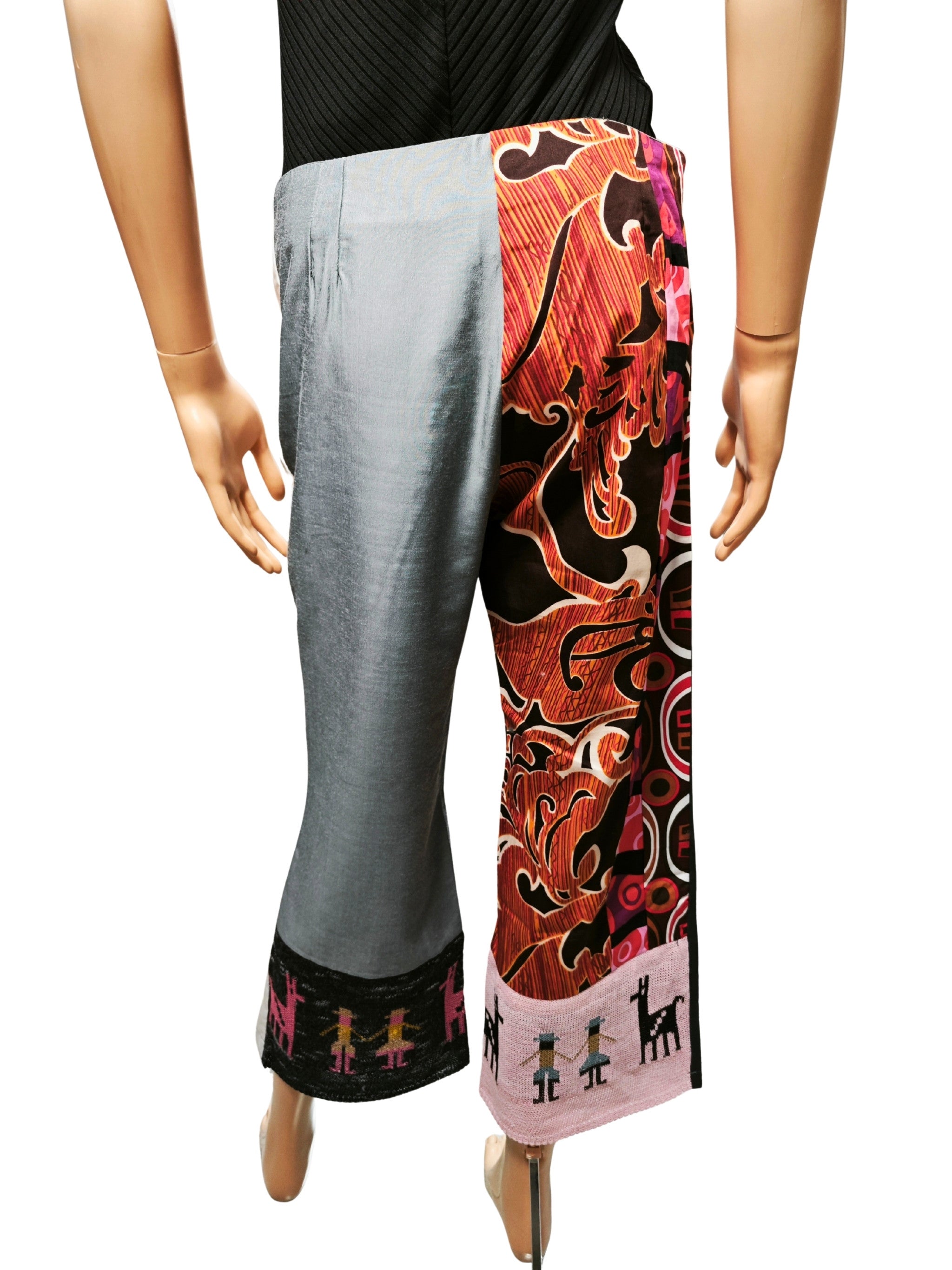 Vista trasera pantalón Custo Barcelona original estampado étnico multicolor