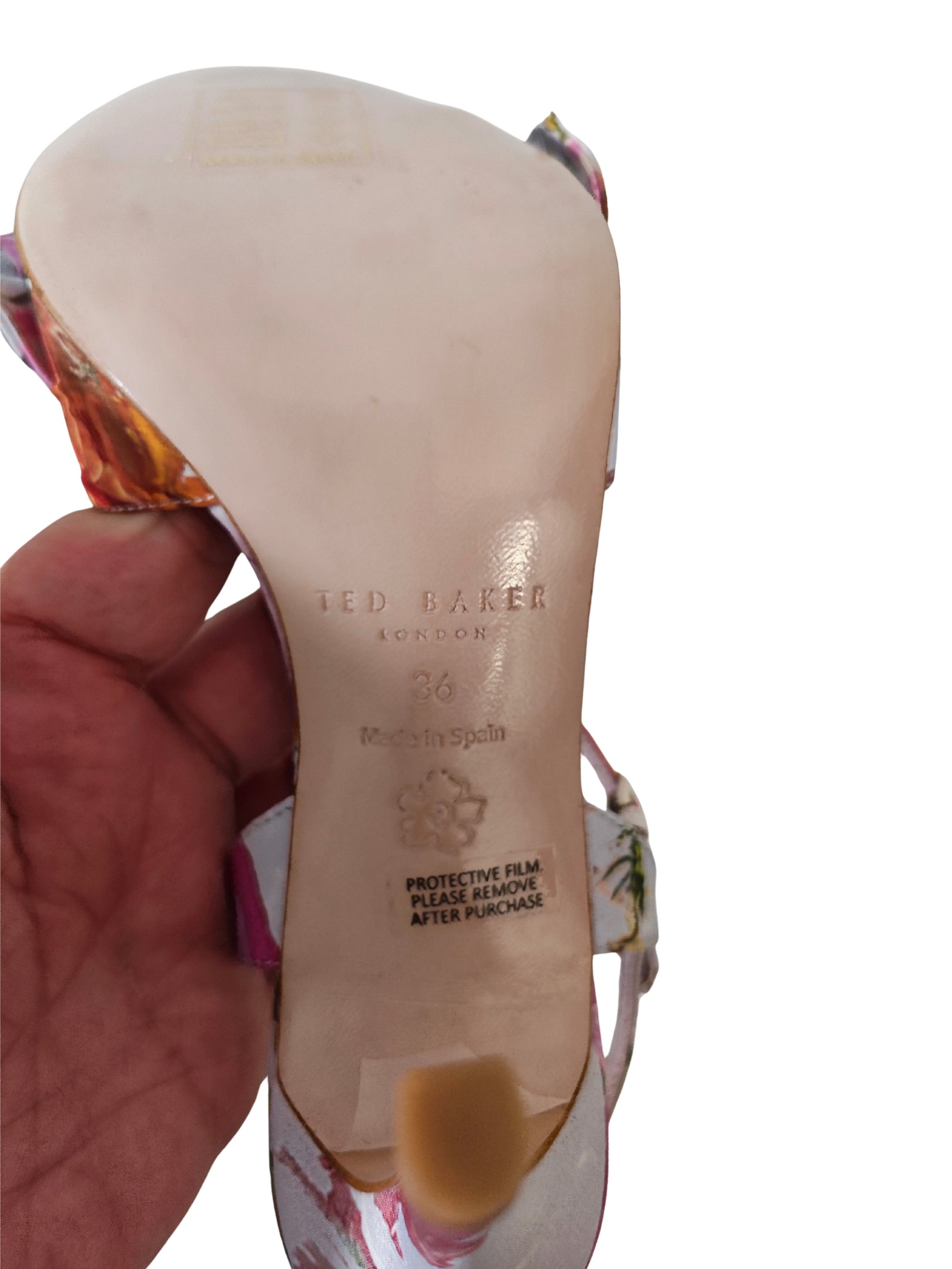 Suela interior sandalias Ted Baker London NEELIA talla 36, grabado Made in Spain y logo floral dorado