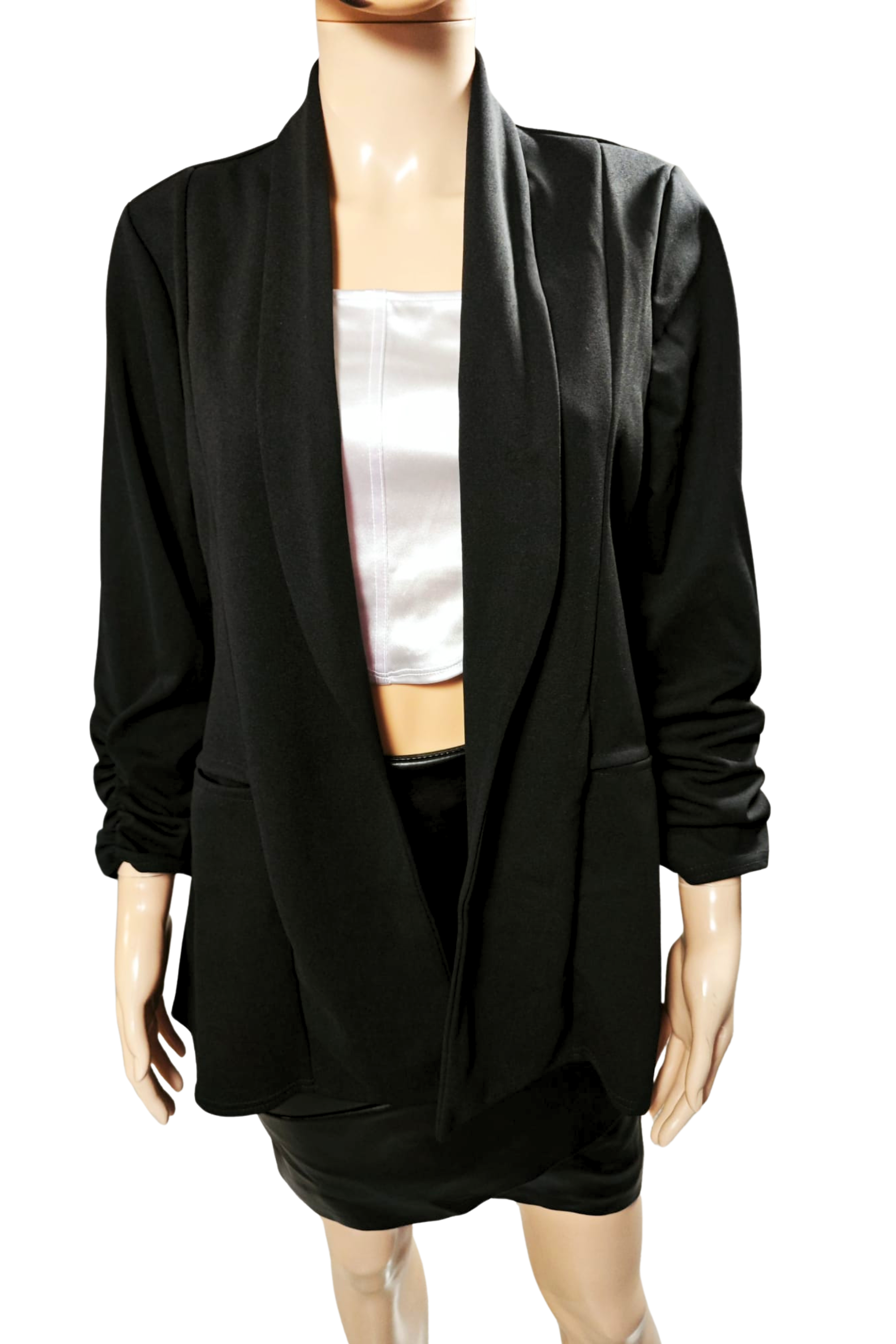 🖤✨ Blazer negro Boohoo con estilo elegante y moderno 🖤