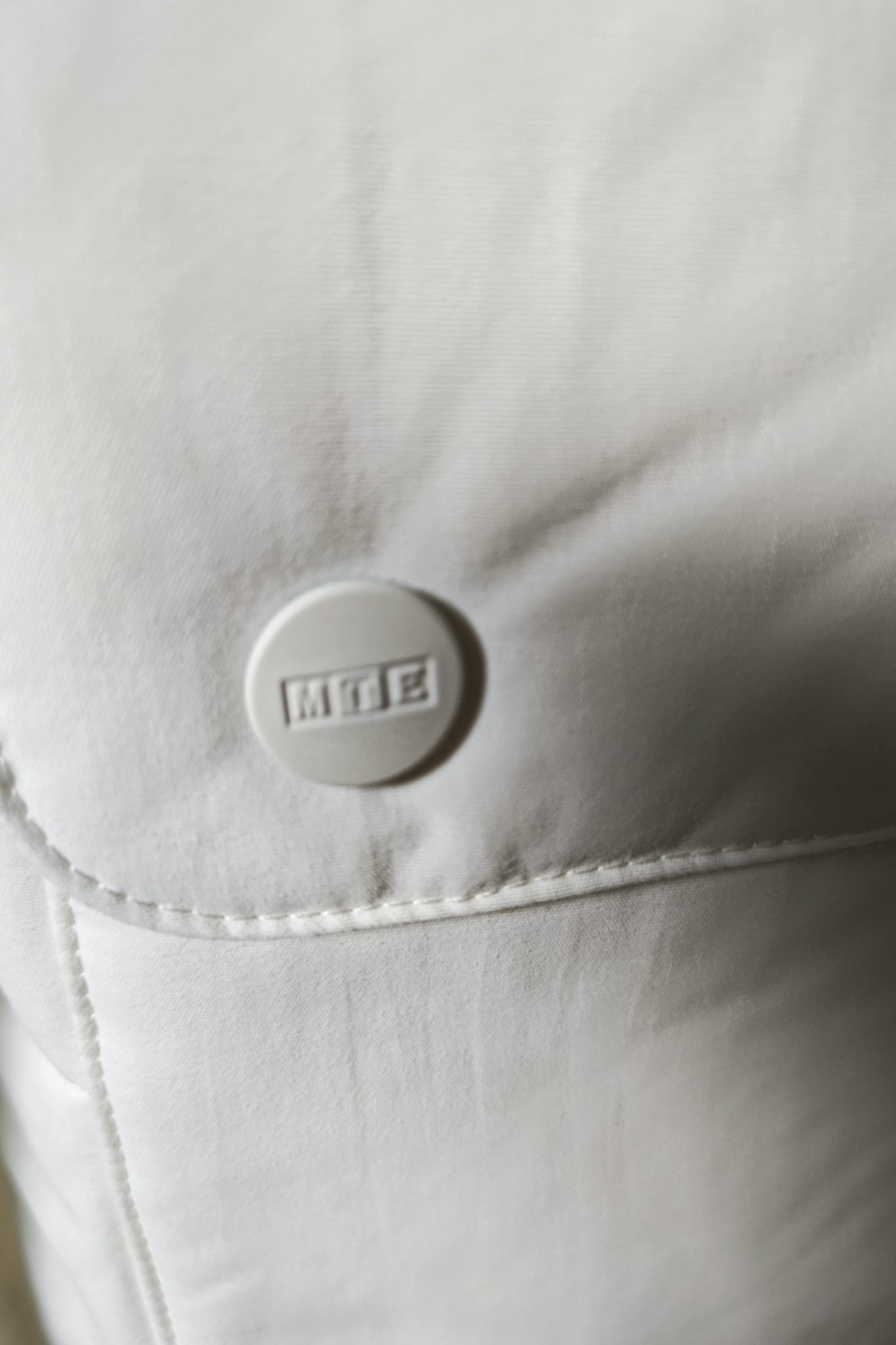 🤍✨ Chaqueta VANS Millie Jacket Blanca – Acolchada e Impermeable ❤️