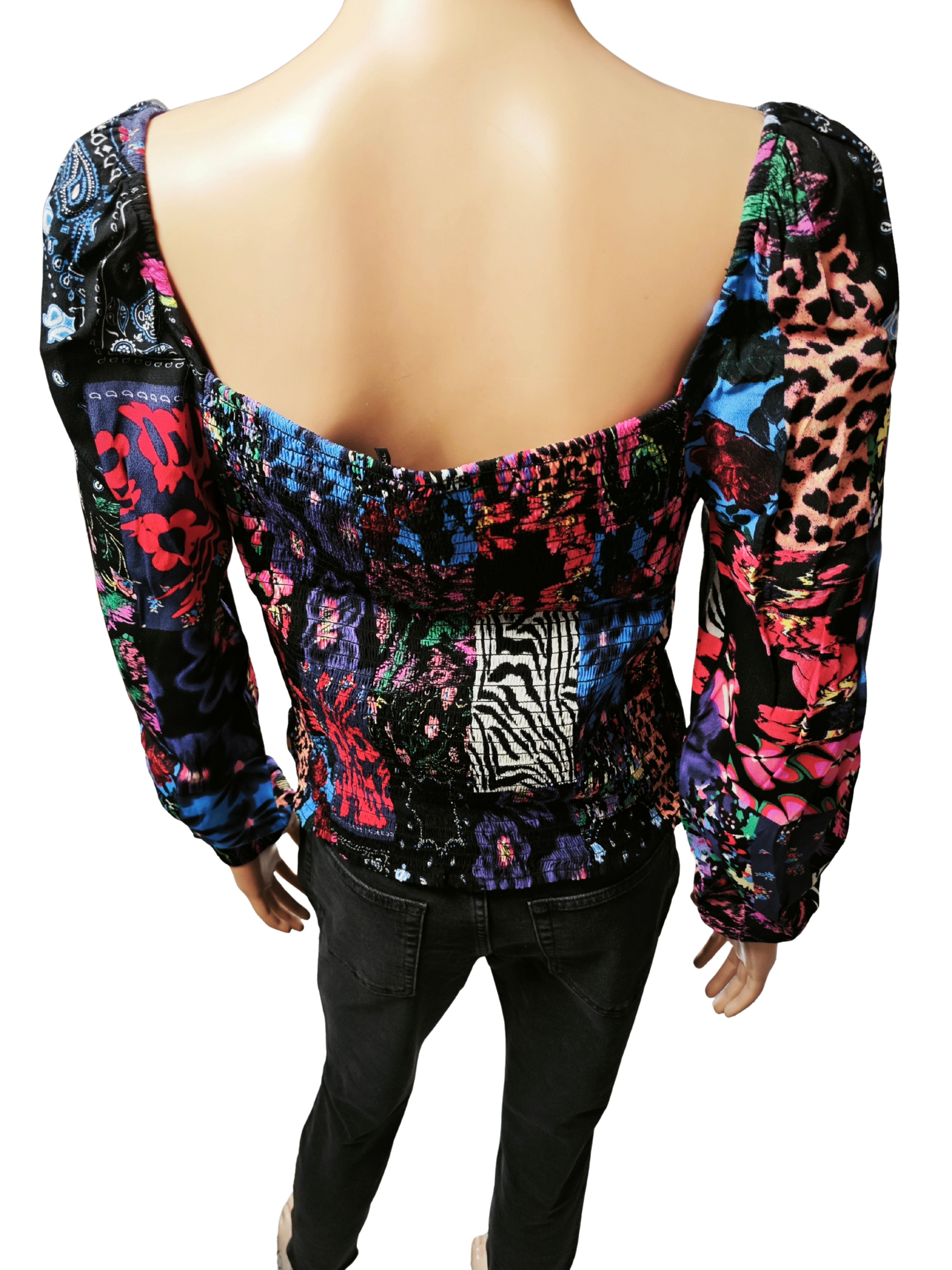 🖤🌺 Blusa patchwork DESIGUAL multicolor – escote corazón y mangas abullonadas🖤🌺