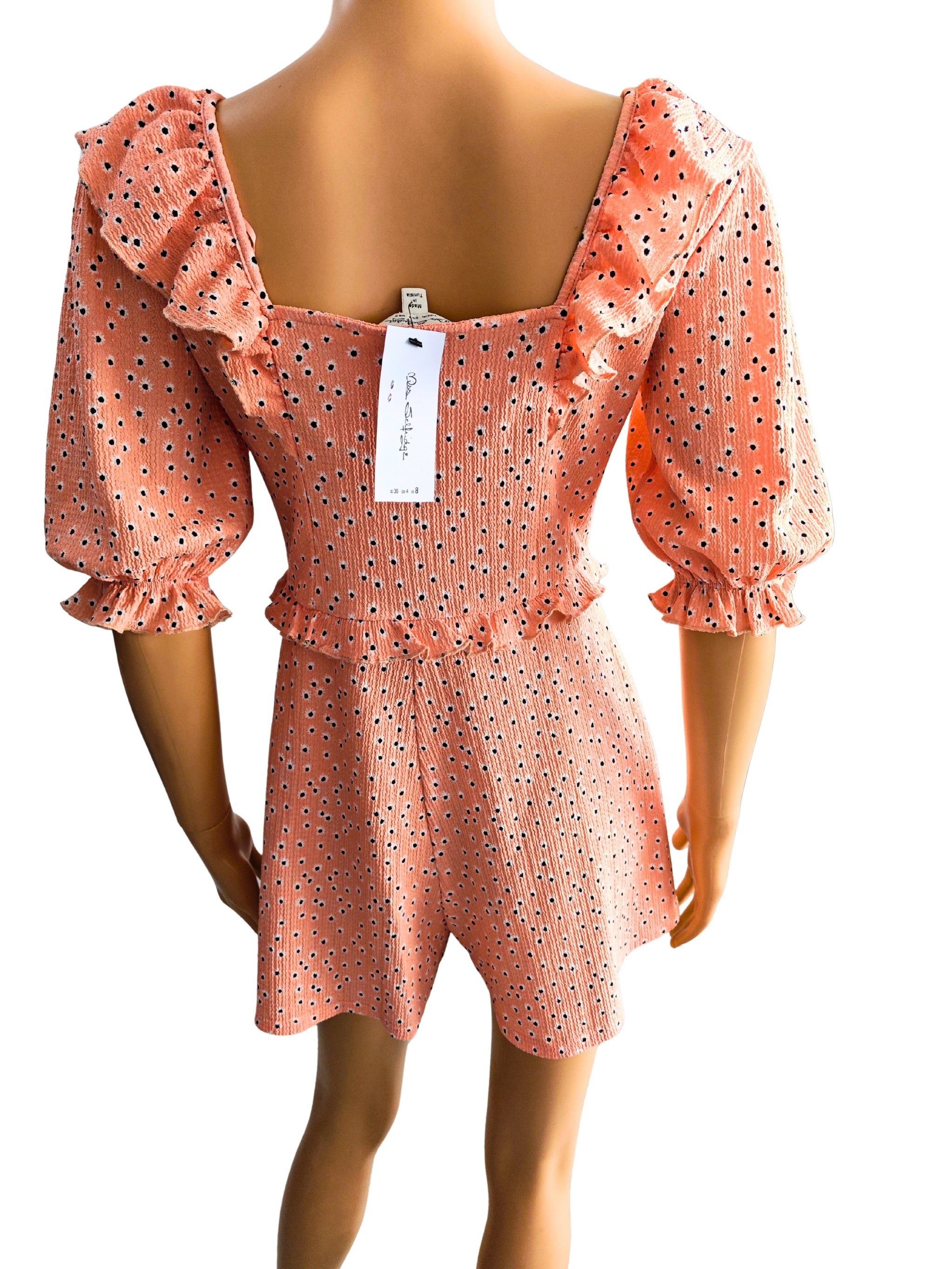 Mono Corto Miss Selfridge Salmón con Lunares Negros y Volantes – Nuevo con Etiqueta