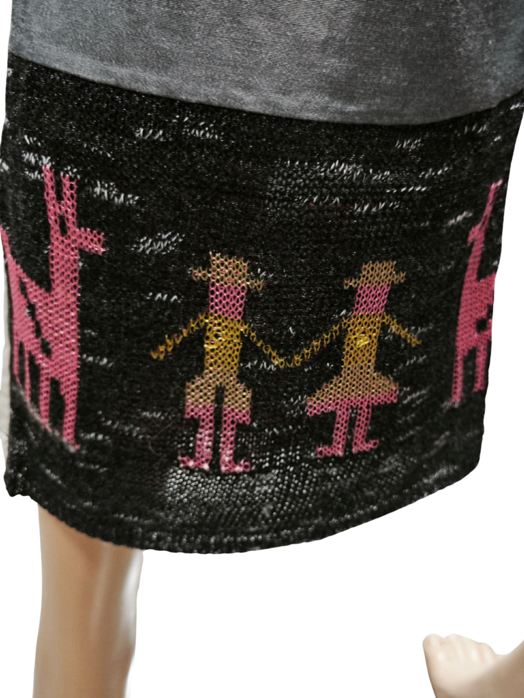 Detalle bordados étnicos y diseño exclusivo Custo Barcelona