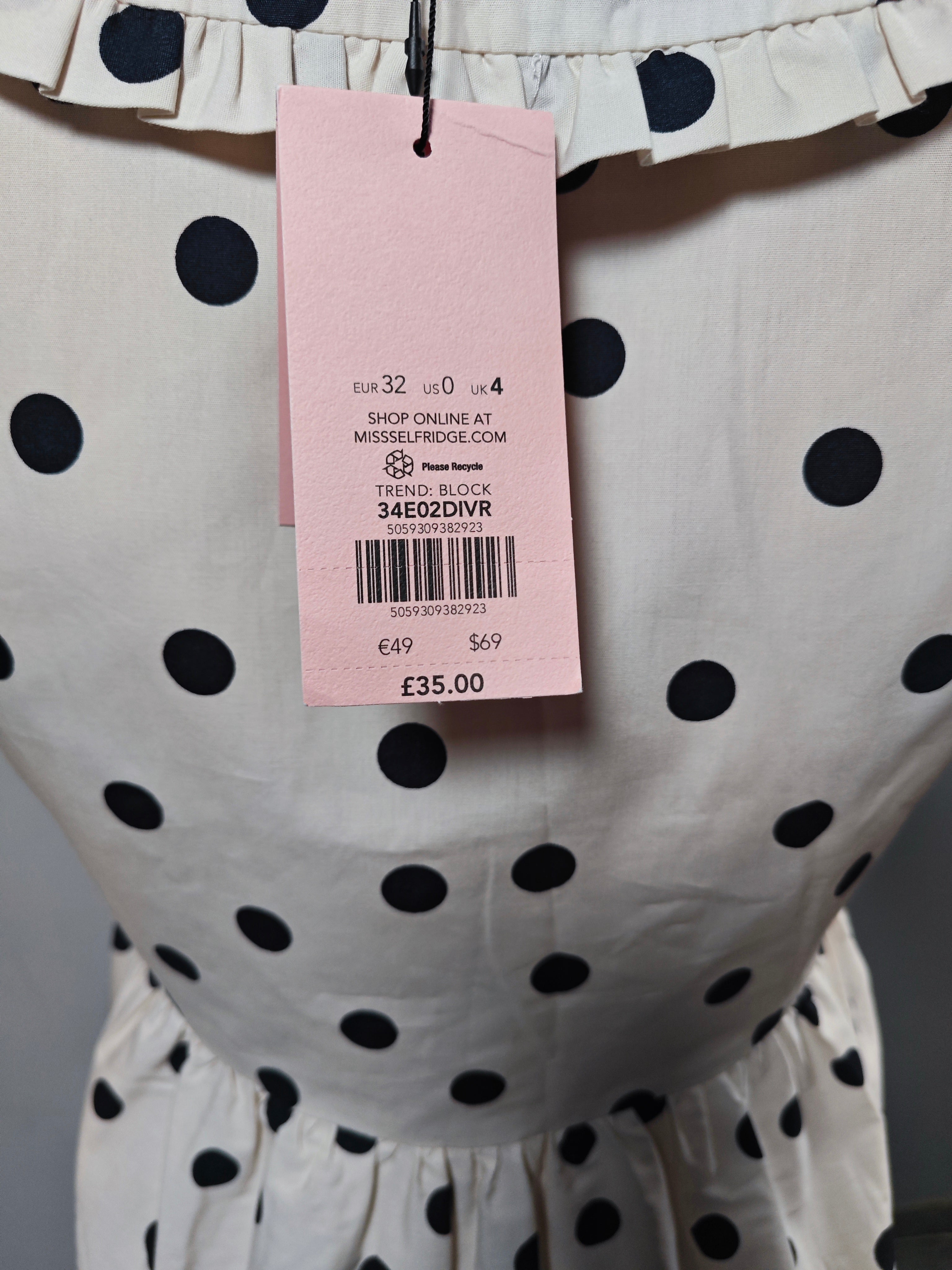 🤍🖤 Vestido Miss Selfridge Petites de lunares romántico 🤍🖤