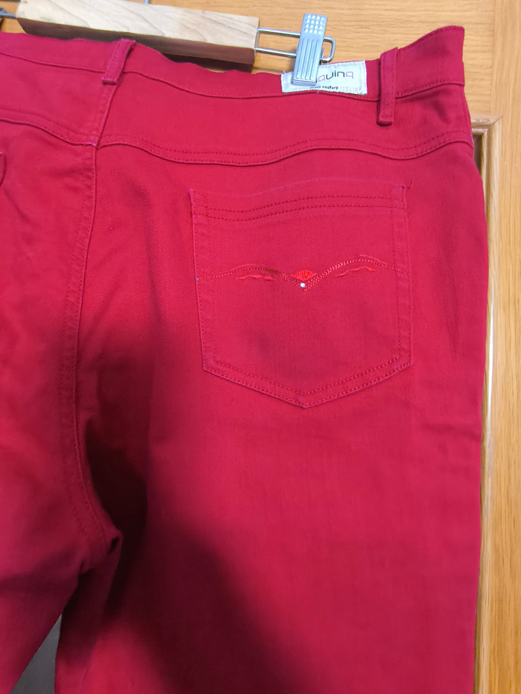 Pantalón vaquero rojo elástico Wanquinq talla 48 – Segunda mano