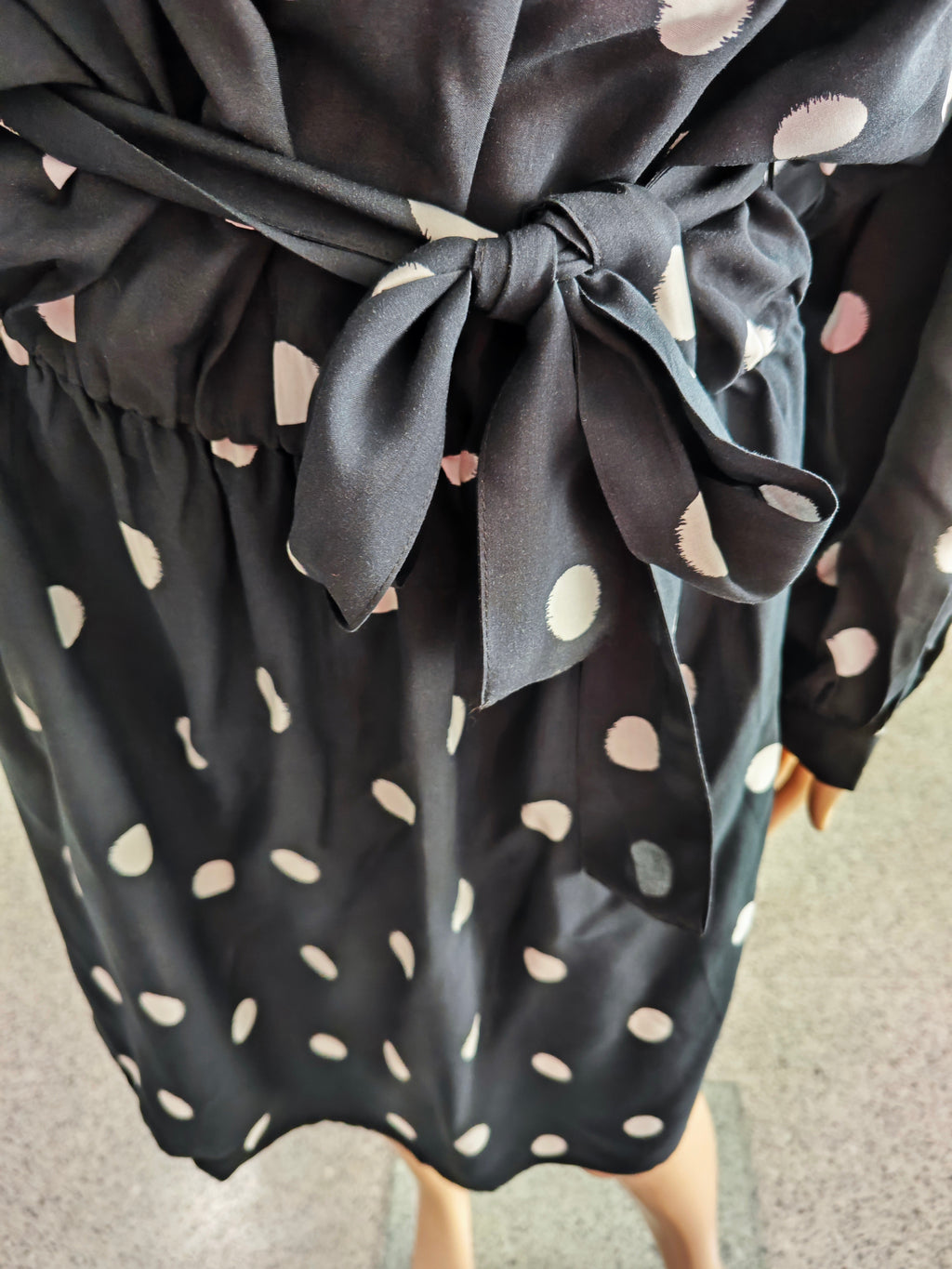 🖤⚪ Vestido corto negro con lunares blancos Esprit (EDC) 🖤⚪