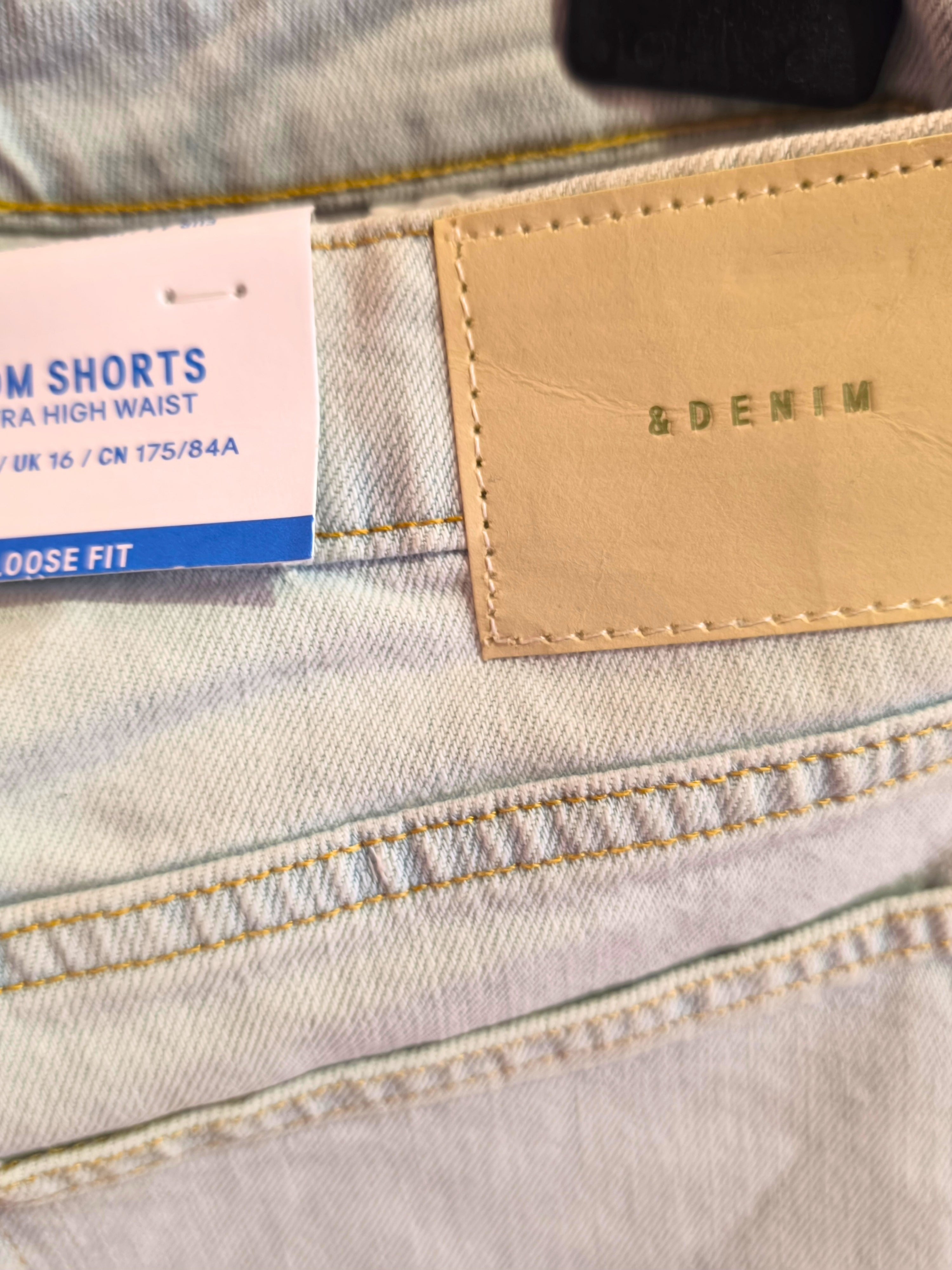 Short vaquero H&M &Denim Mom Fit de cintura ultra alta azul claro | Talla 44