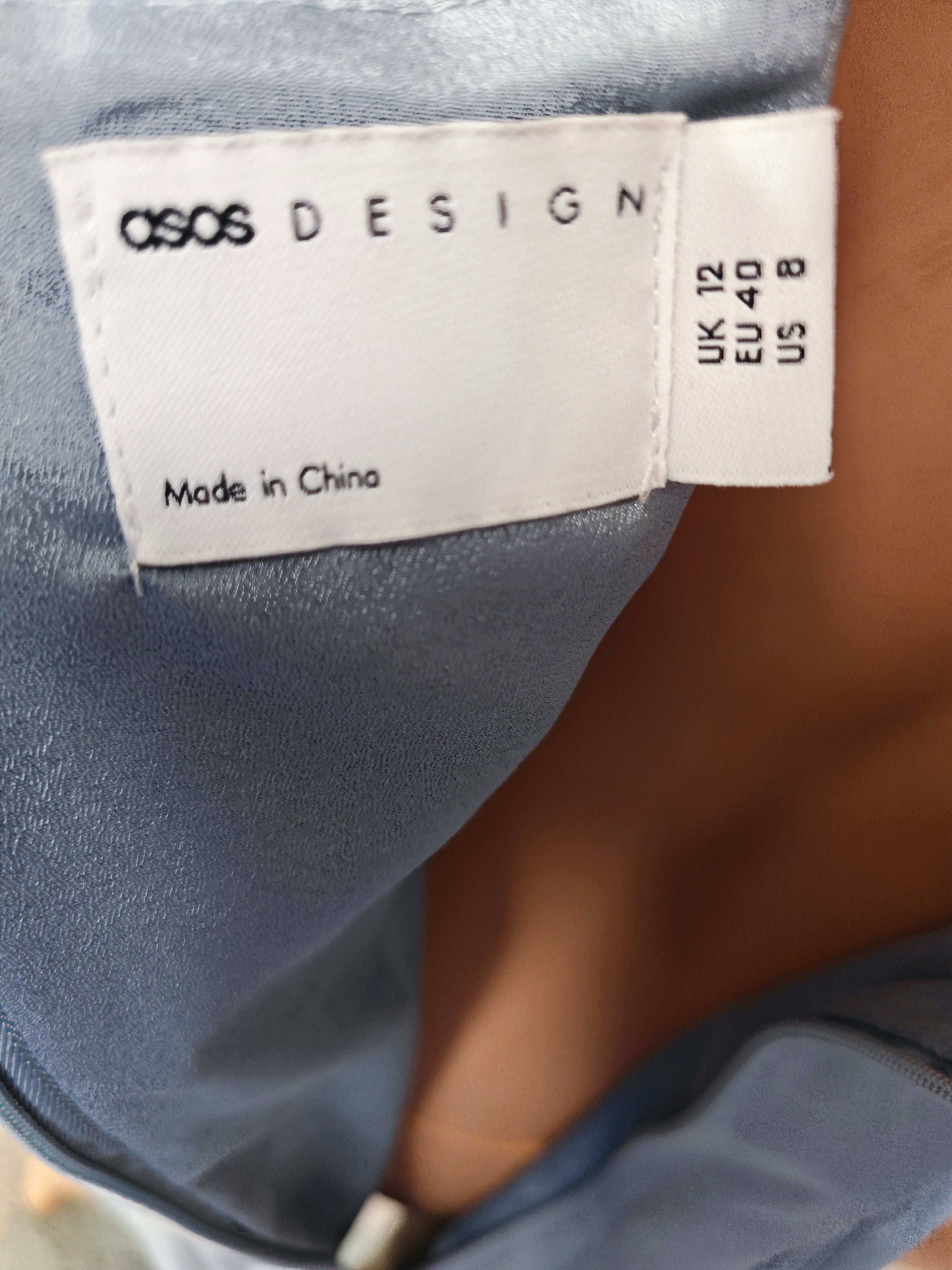 💙 Vestido midi satinado escote corazón ASOS 💙