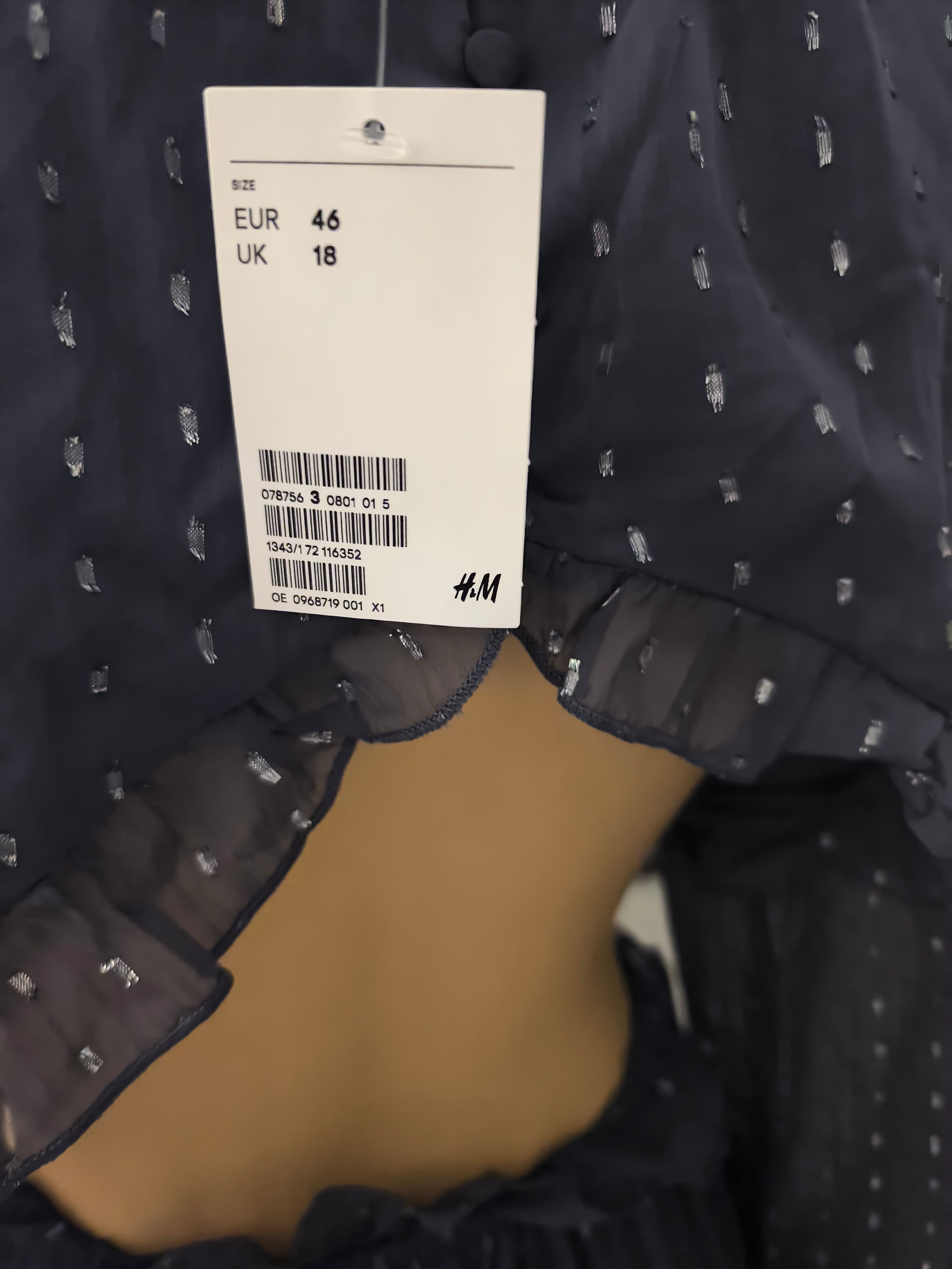 🩶 Vestido H&M gris azulado plumeti con aberturas y espalda abierta talla 46 🩶