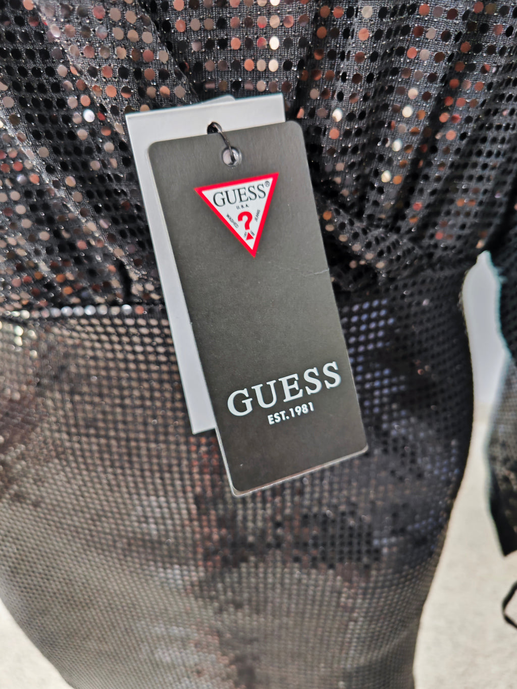 🖤 Vestido GUESS Negro de Lentejuelas – Glamour Nocturno🖤