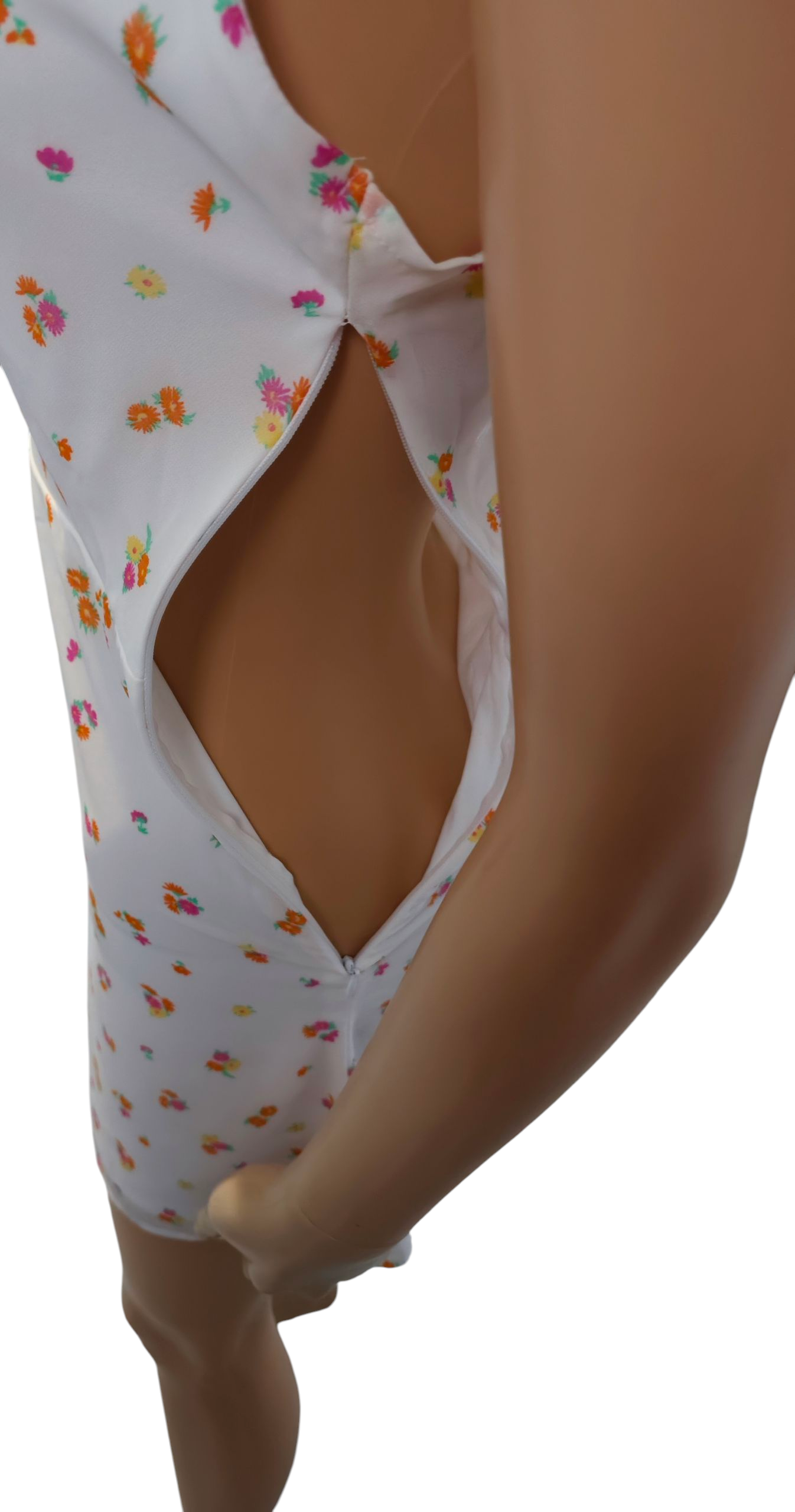 🤍 Vestido blanco floral tirantes y espalda descubierta 🌸
