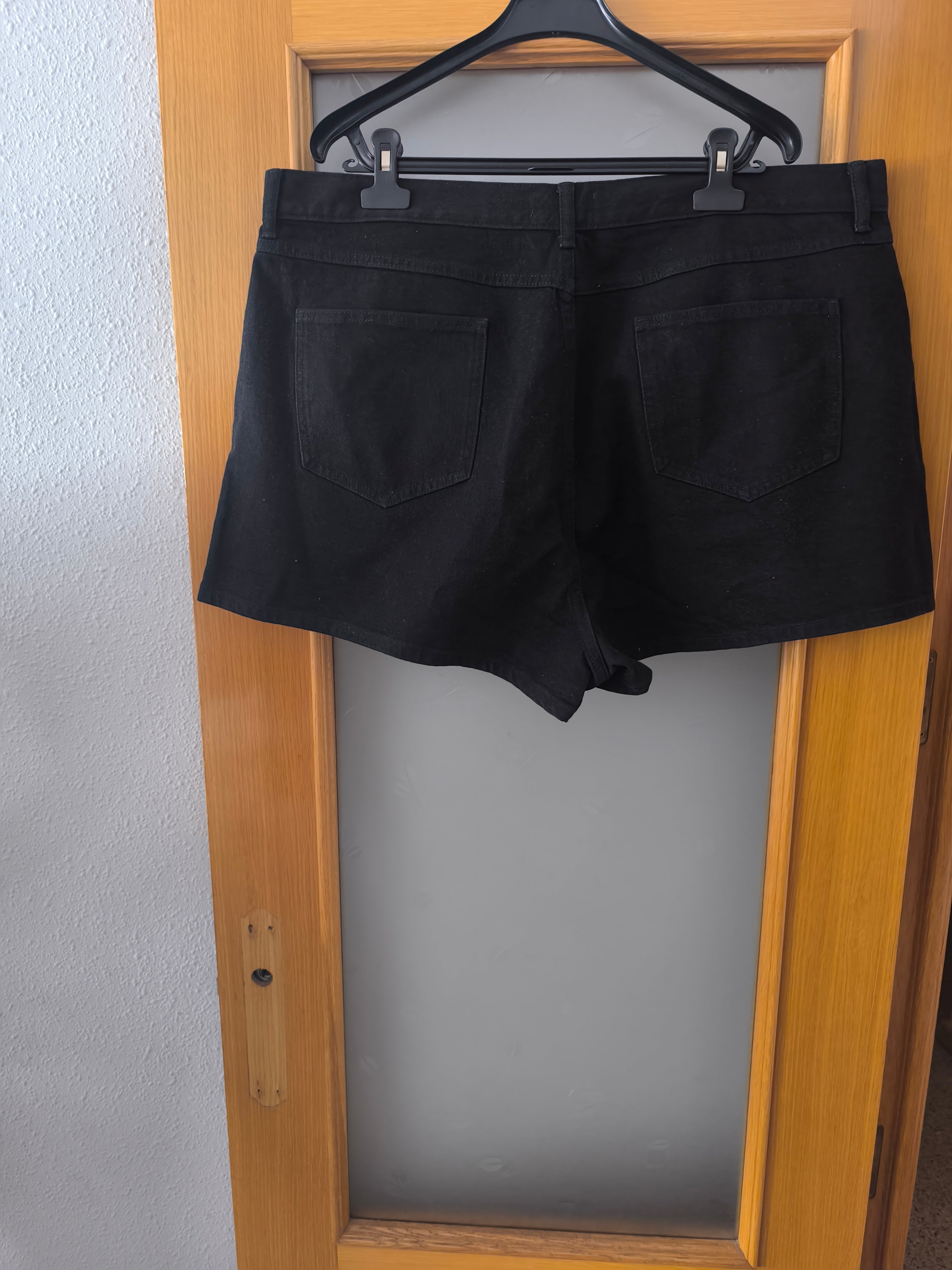 Short vaquero negro ASOS Design Curve talla 50
