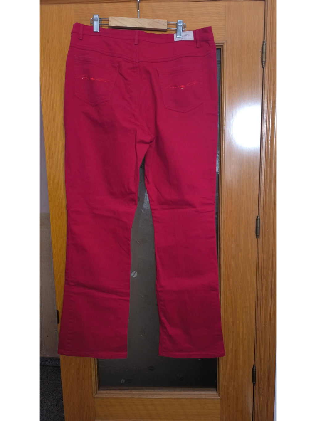 Pantalón vaquero rojo elástico Wanquinq talla 48 – Segunda mano