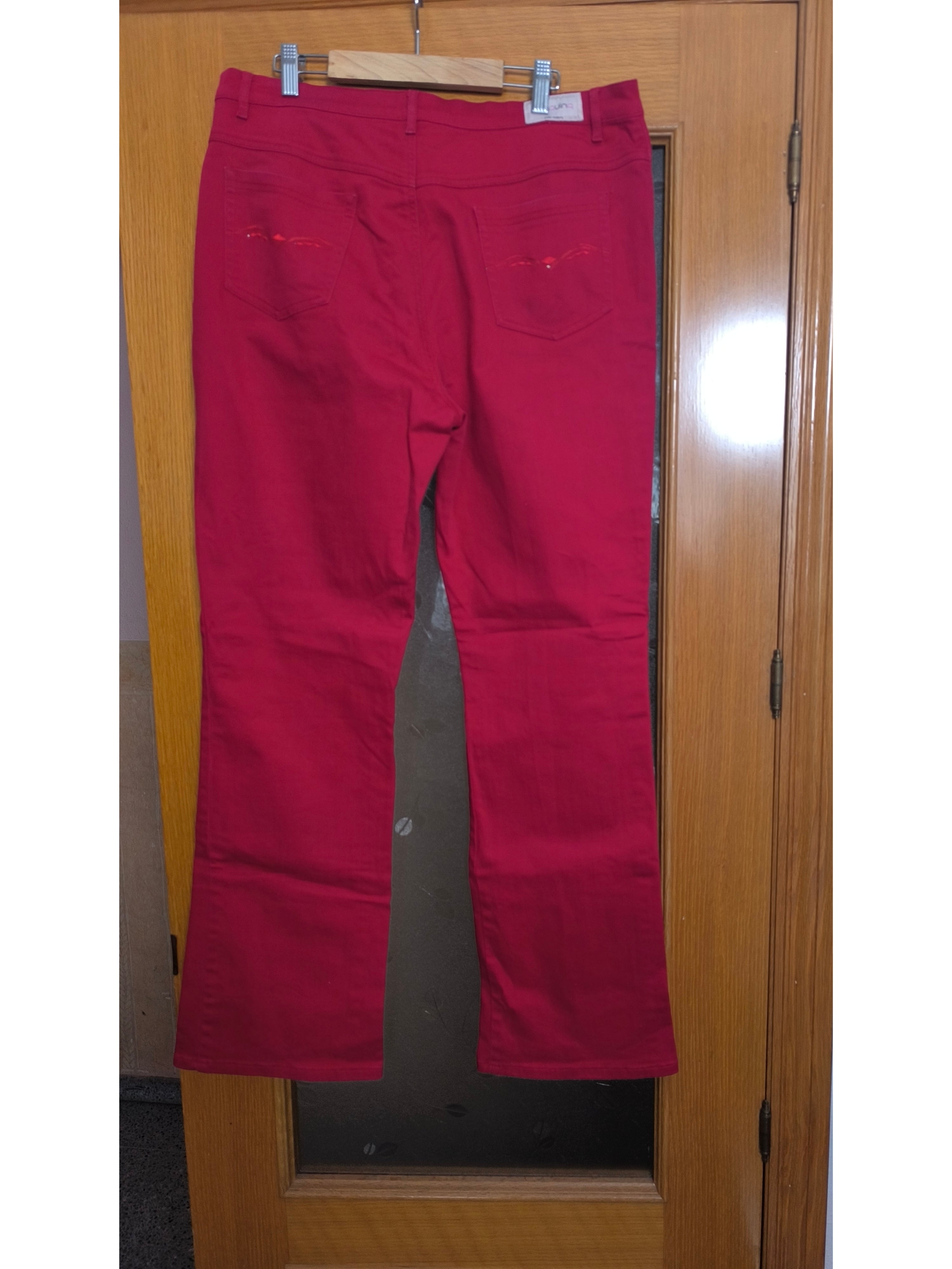 Pantalón vaquero rojo elástico Wanquinq talla 48 – Segunda mano