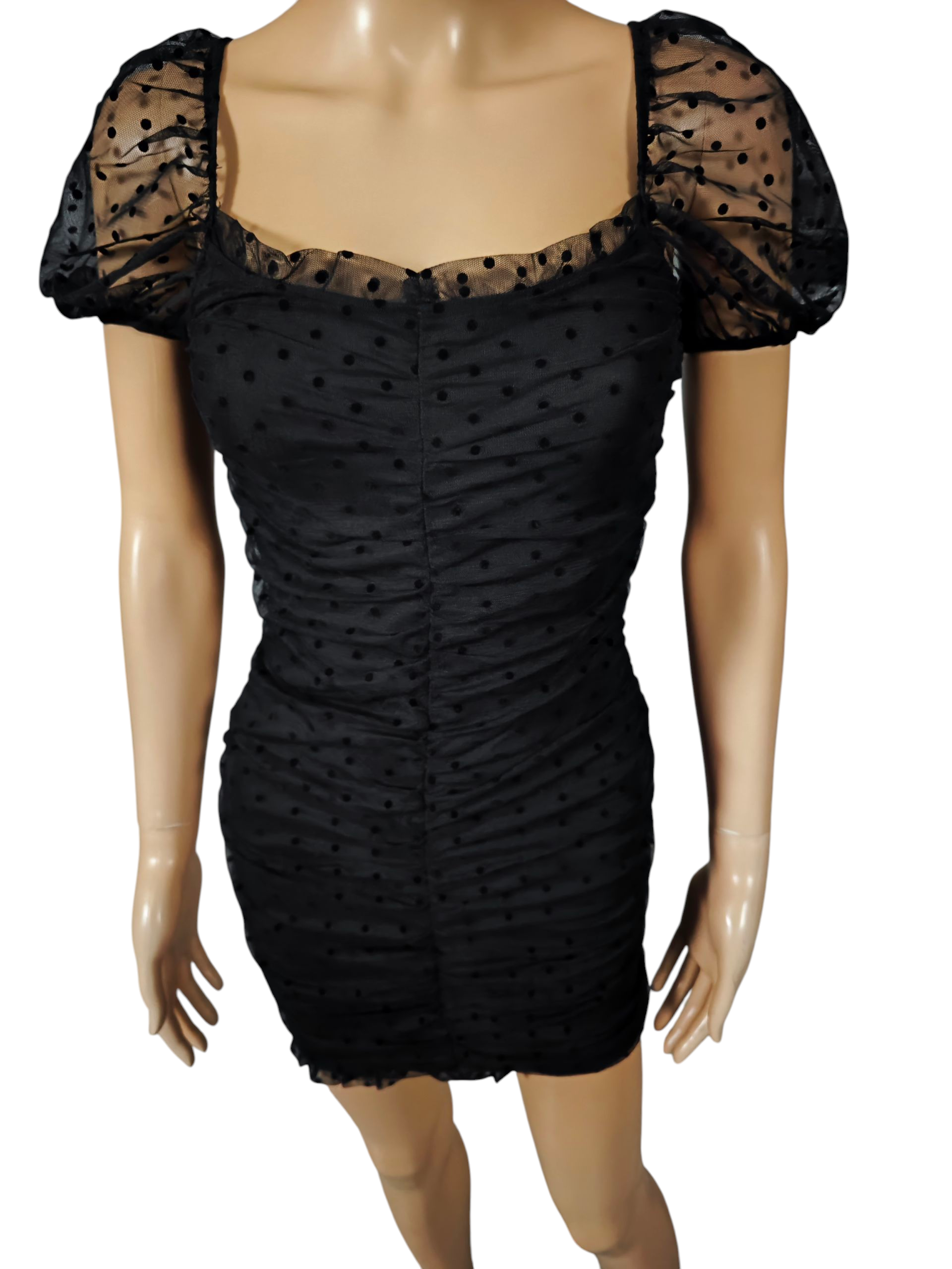 🖤 Vestido Negro Corto Plumeti – H&M🖤