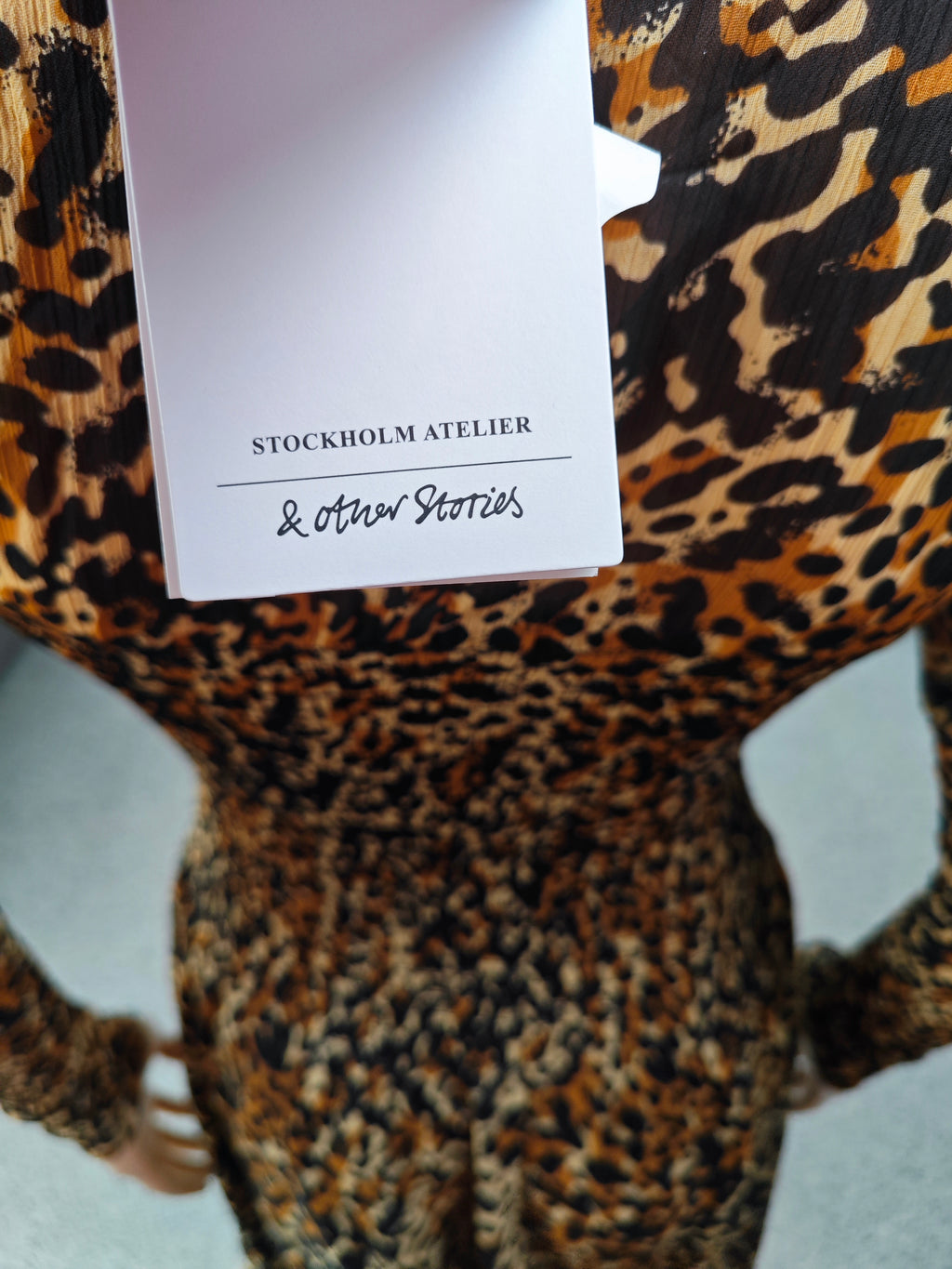 🐆 Vestido midi & Other Stories – Animal Print Chic🤎