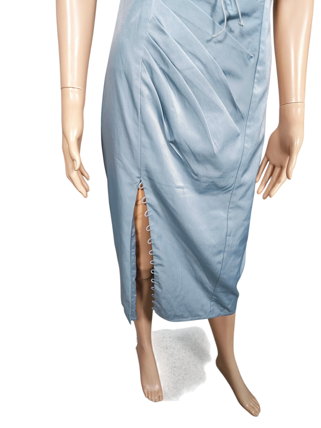💙 Vestido midi satinado escote corazón ASOS 💙