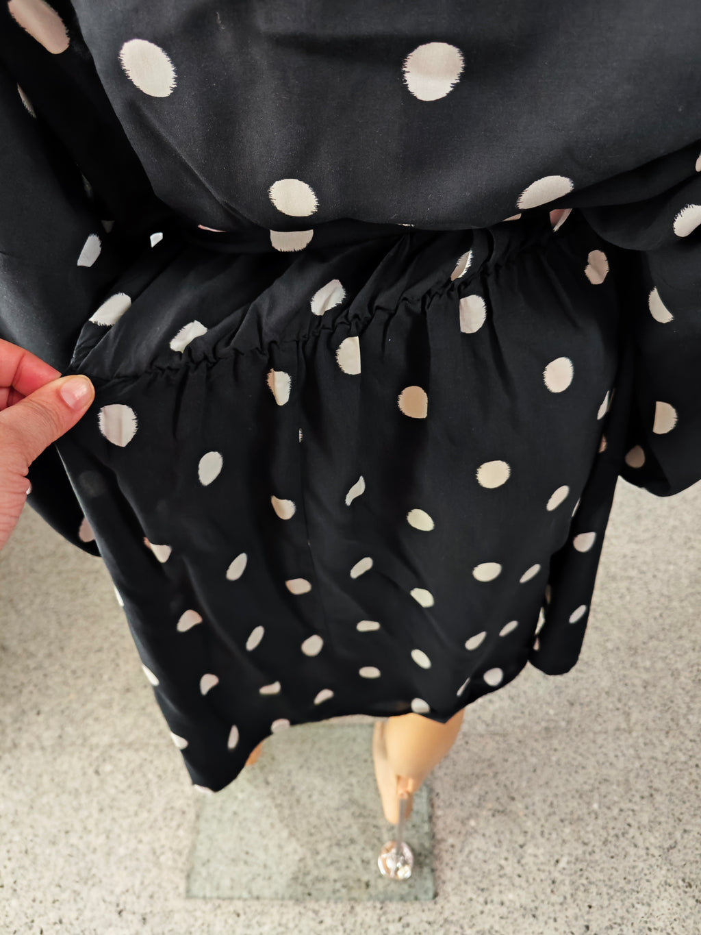 🖤⚪ Vestido corto negro con lunares blancos Esprit (EDC) 🖤⚪
