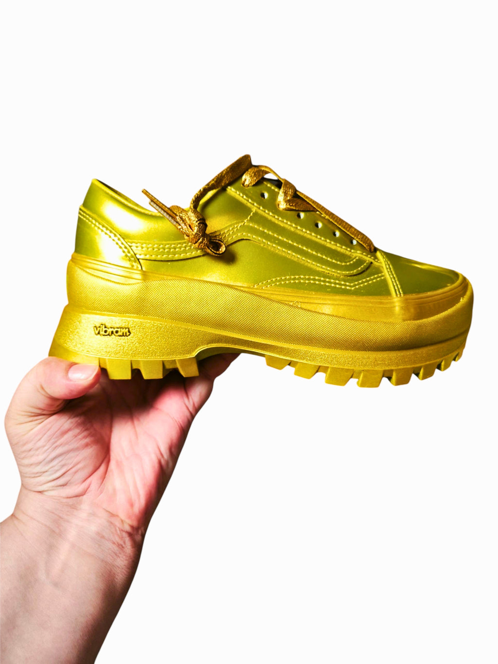 Zapatillas Vans Old Skool Vibram DX x Collina Strada Citronelle Gold de cuero dorado metalizado, talla 39.
